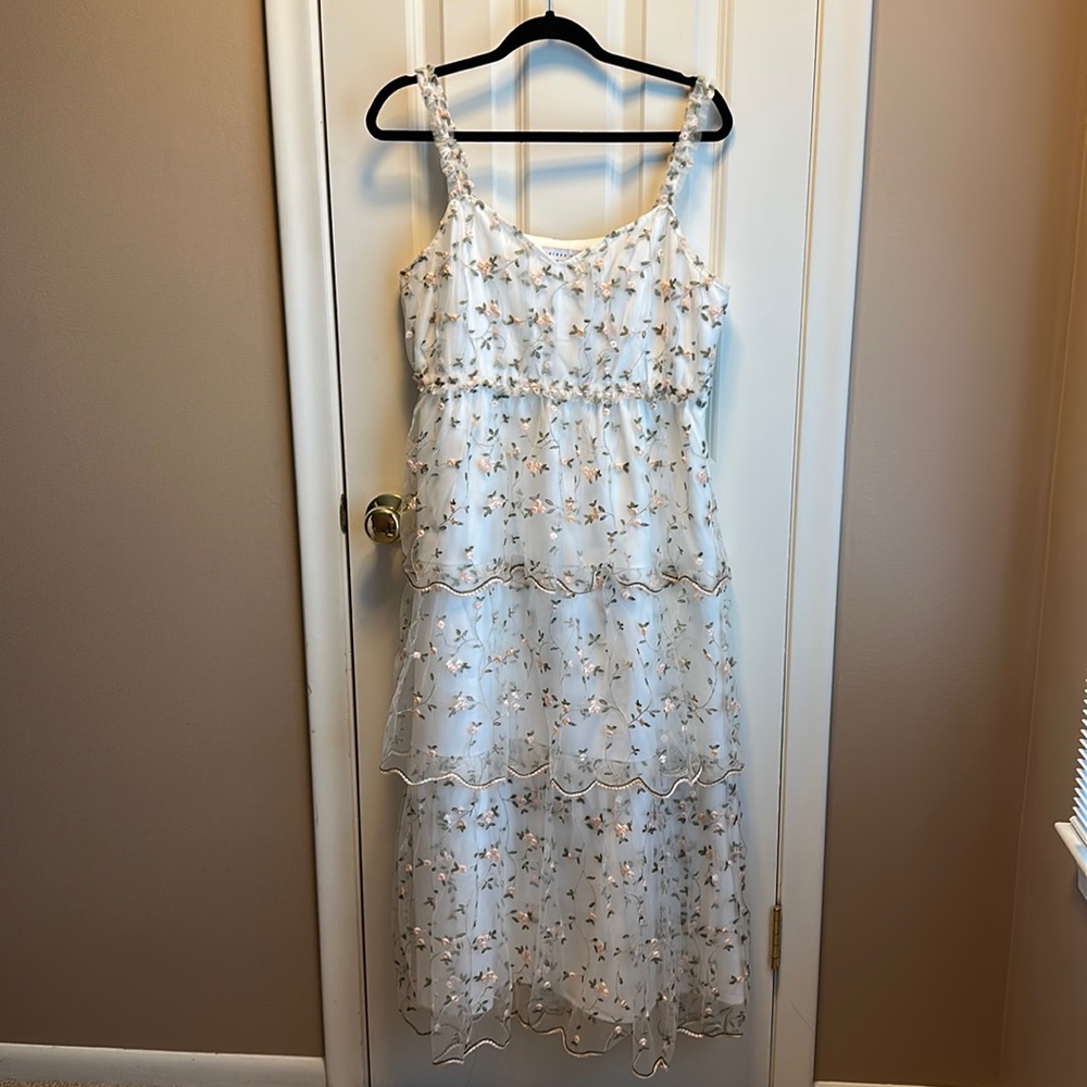 Beautiful white/floral dress